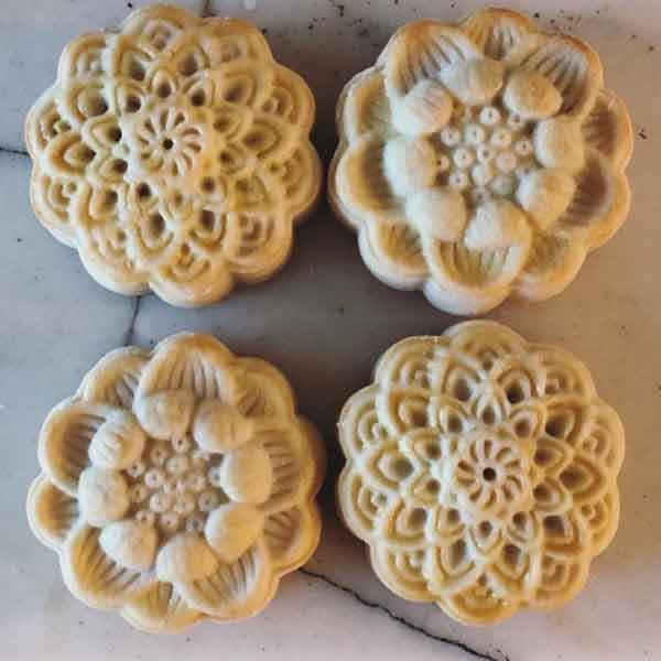 Mở hàng mùa bánh - Bánh nướng nhân dâu tây & nhân hoa mộc hạt chia -  Savoury DaysSavoury Days